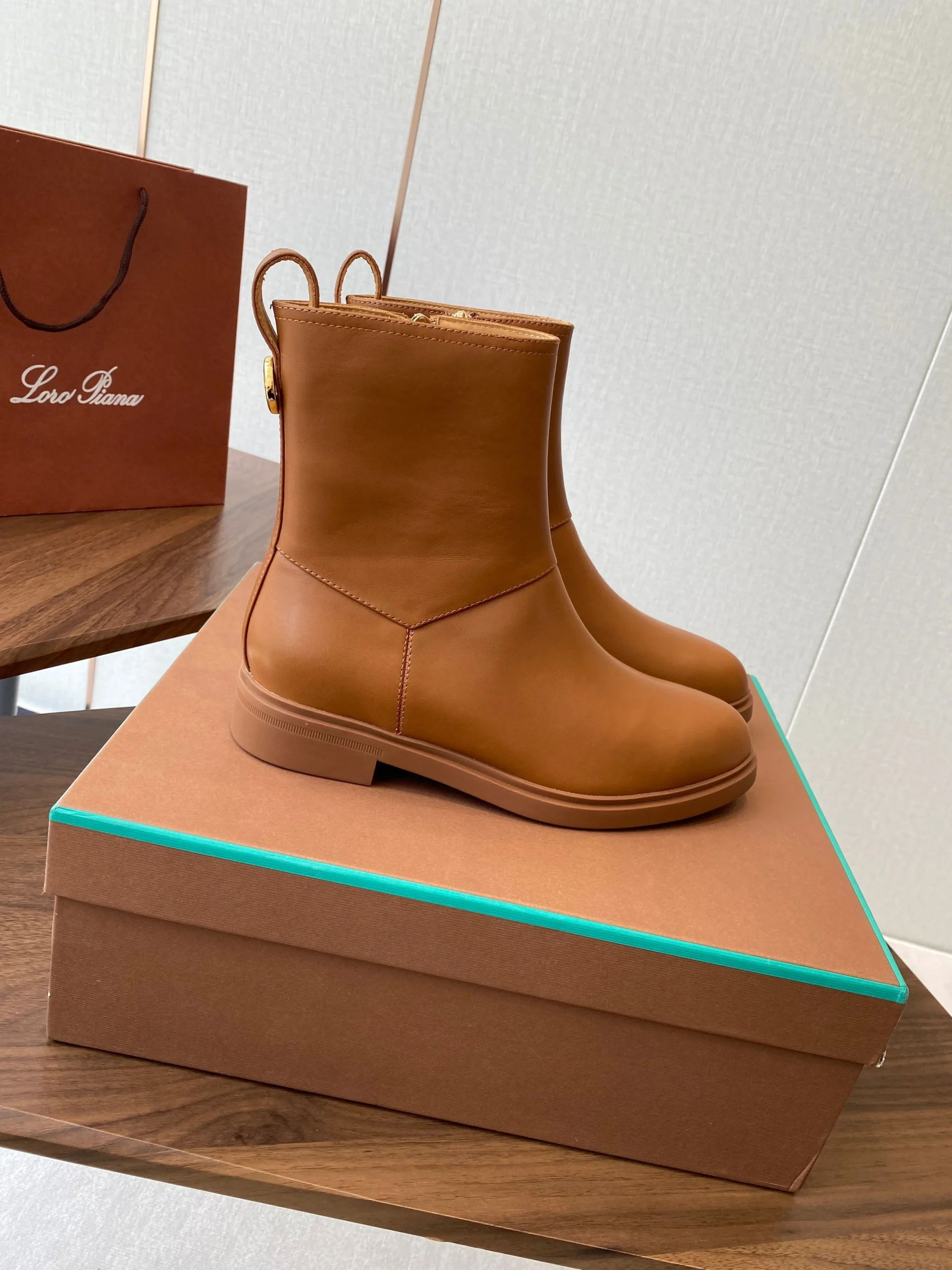 LP latest short boots  brown calfskin 388108 - Image 4