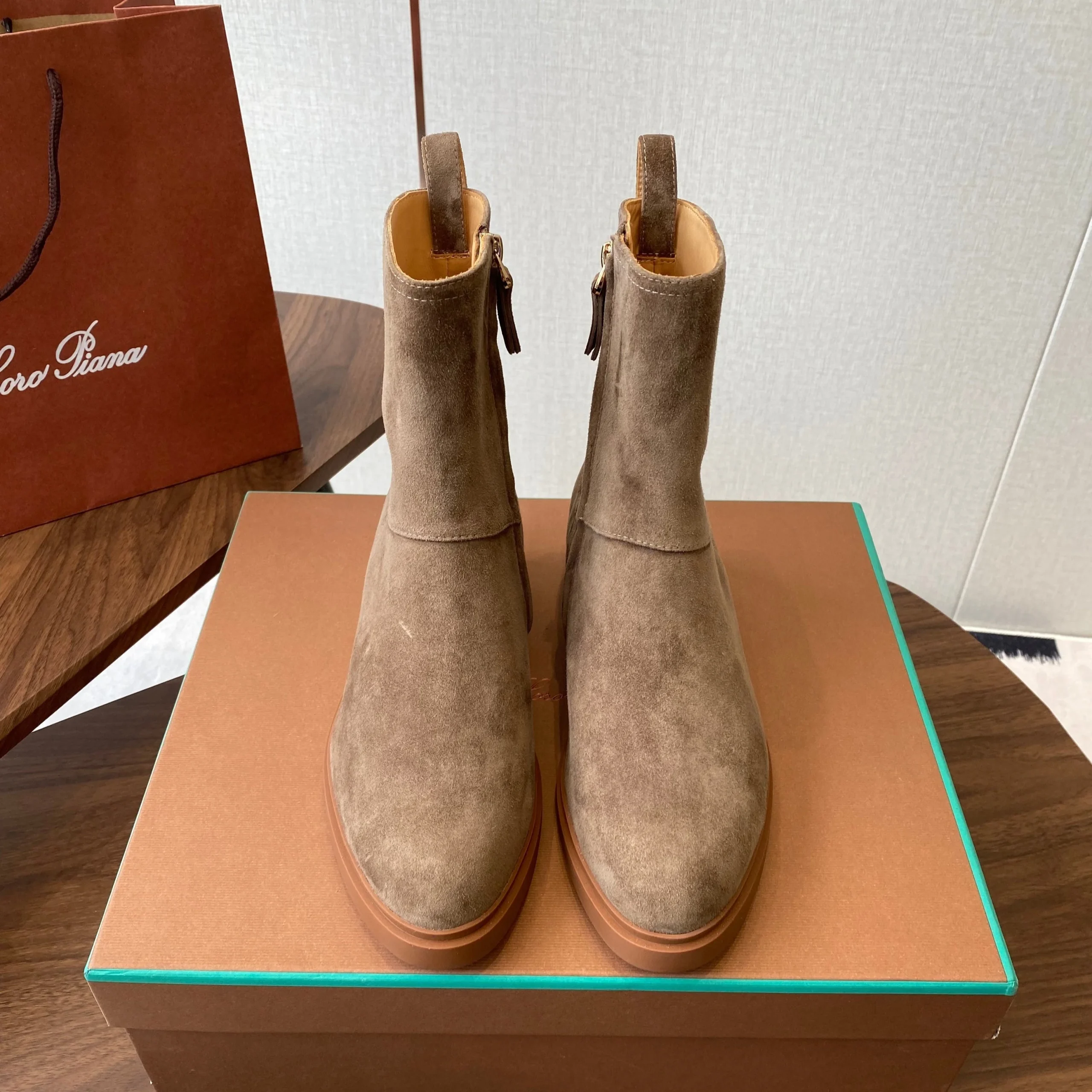 LP latest short boots light brown suede 388105