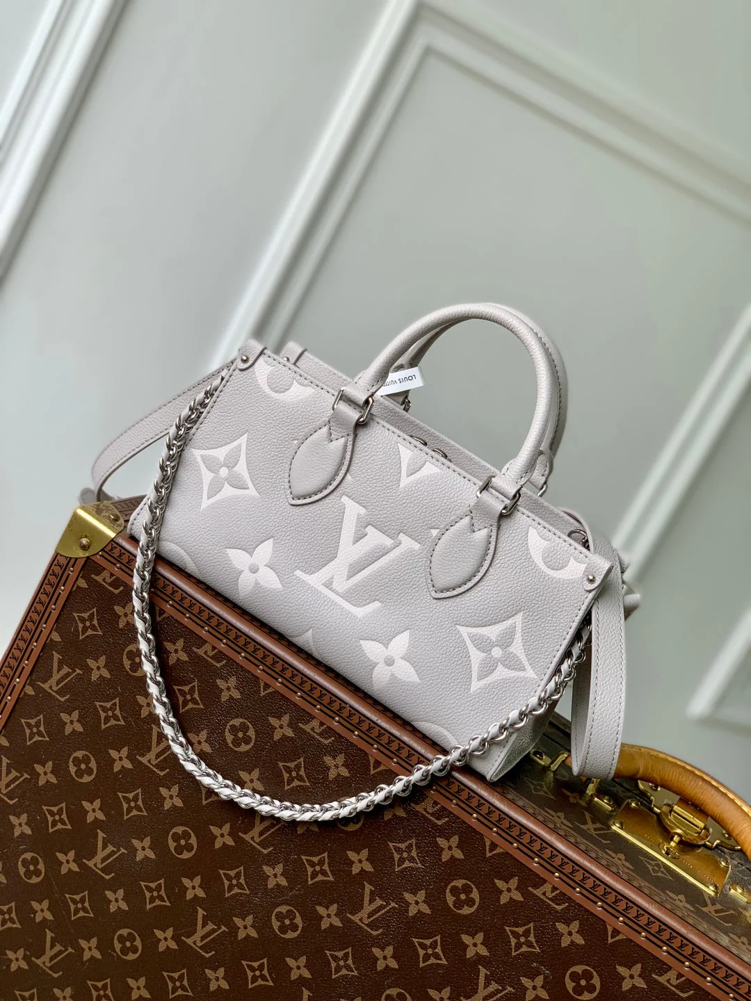 LV OnTheGo East West Bag Gray White Monogram Empreinte leather 240824 - Image 3