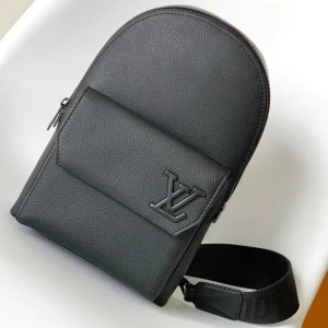 LV Pilot Crossbody Bag 30cm Black Cowhide 241193