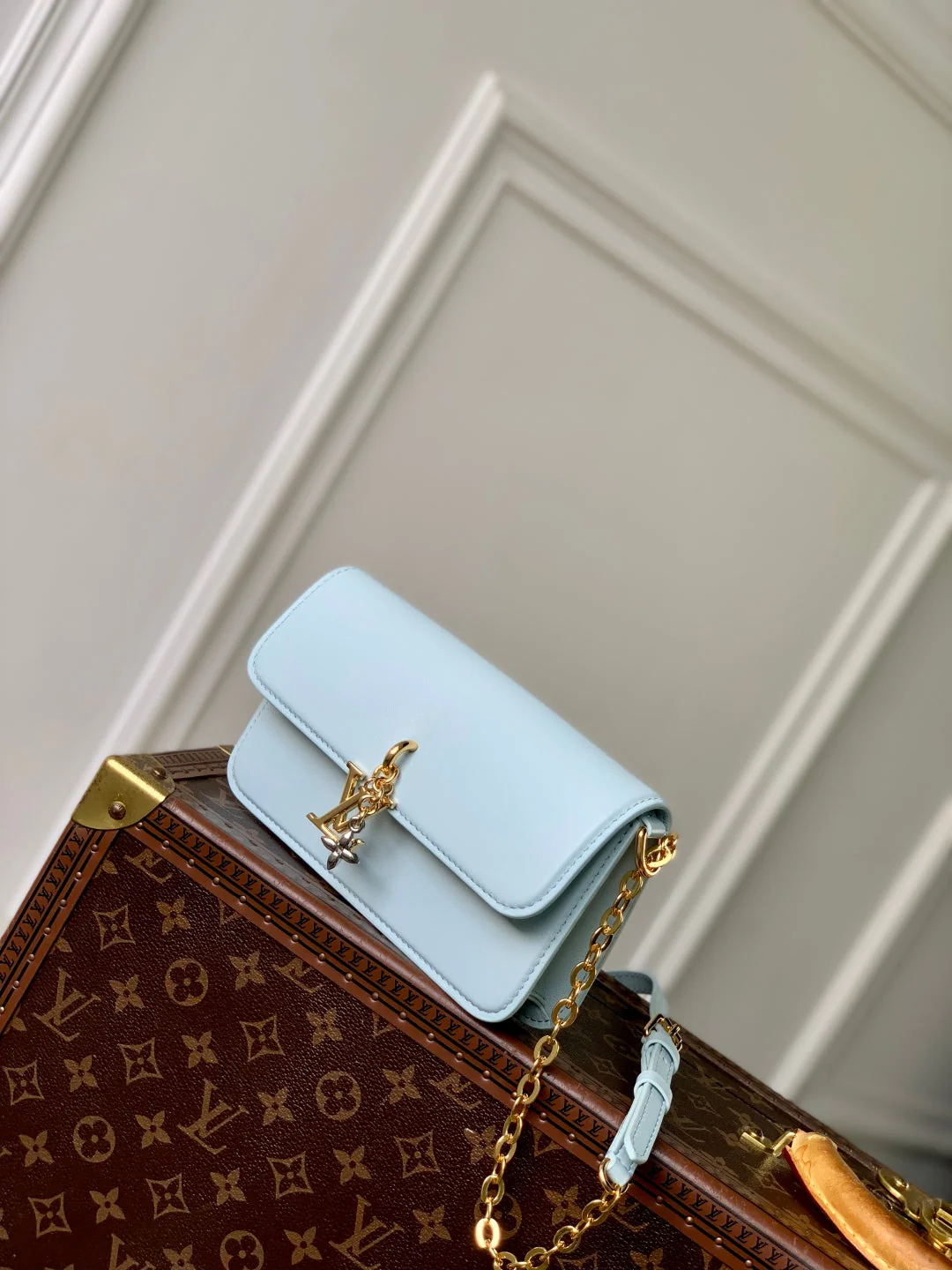 Wallet On Chain LV Bloom 20cm Blue Calfskin 250361 - Image 6