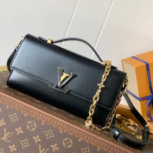 Wallet On Chain Capucines handbag Black Cowhide 250406