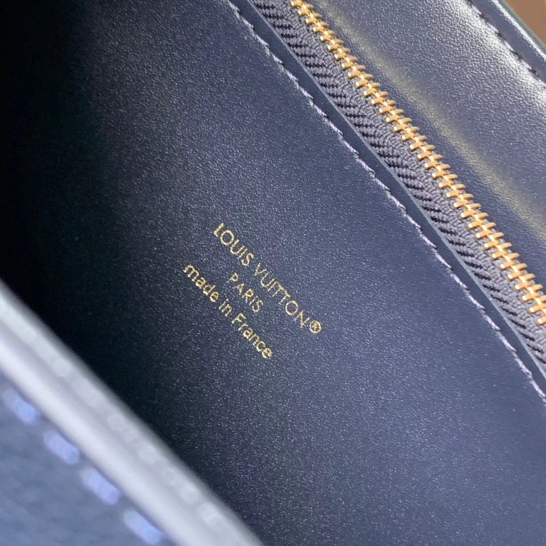 Twist MM Slim 23cm Dark Blue Calfskin 251410 - Image 4