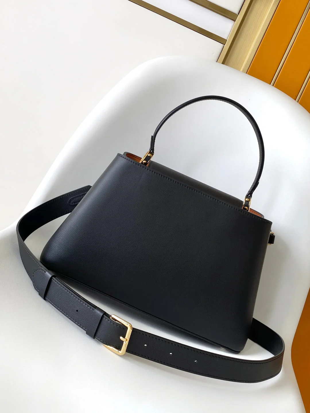 CAPUCINES GM 33CM BLACK GOLD TAURILLON LEATHER 252021 - Image 9