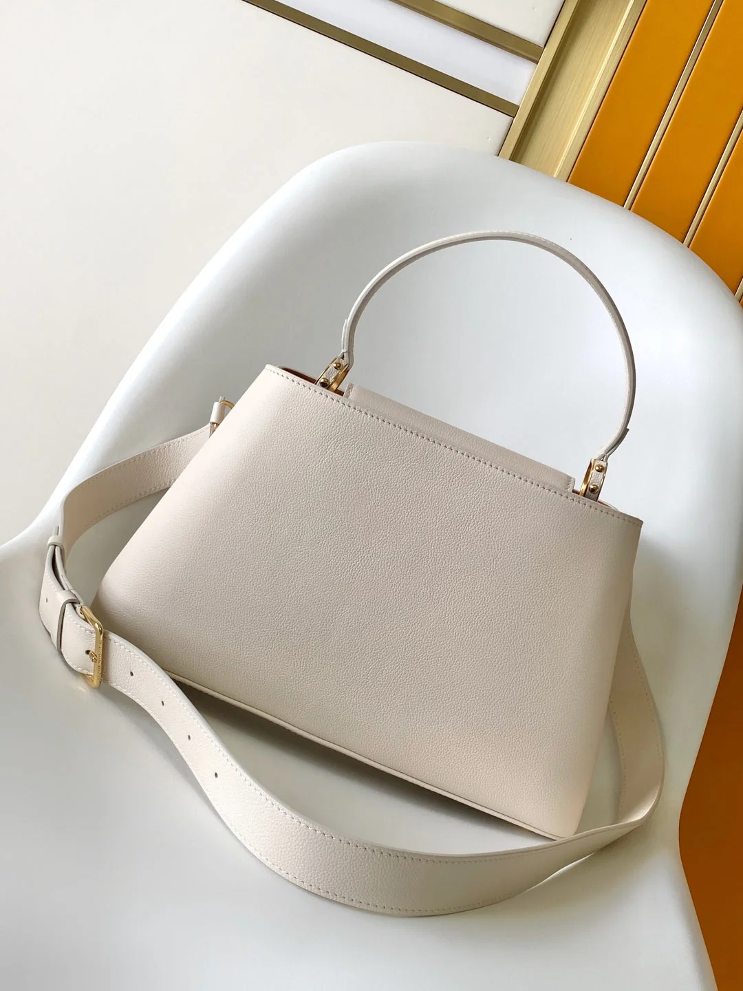 CAPUCINES GM 33CM BEIGE GOLD TAURILLON LEATHER 252023 - Image 9