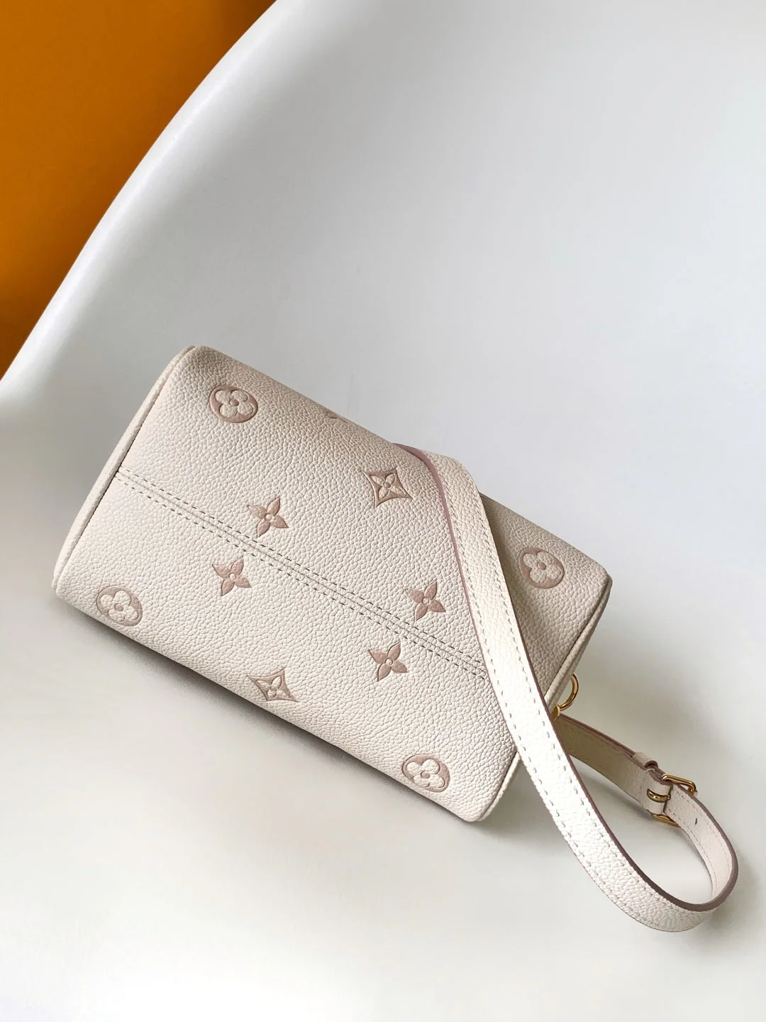 LV Speedy 20 BandouliÃ¨re Bag Beige Embossed cowhide 252519 - Image 2