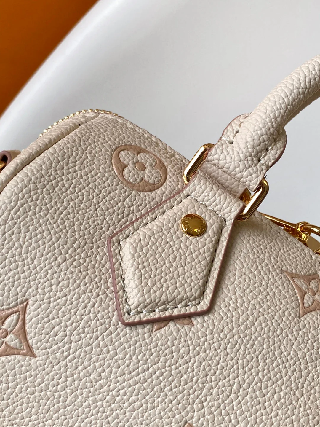 LV Speedy 20 BandouliÃ¨re Bag Beige Embossed cowhide 252519 - Image 5