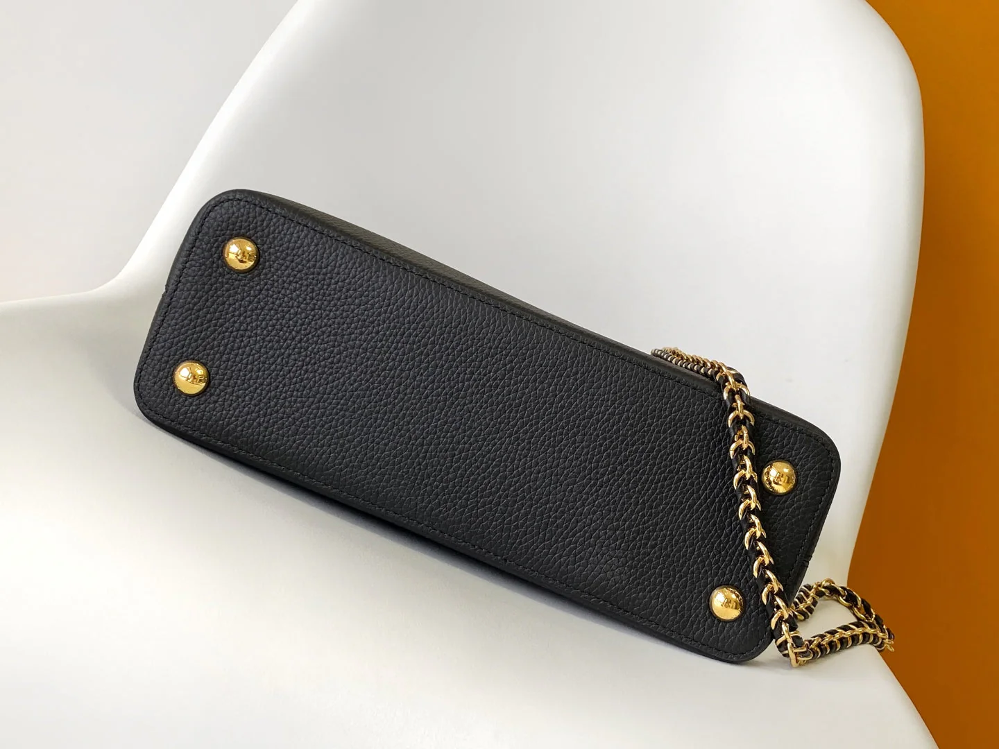 LV Capucines Bag Black Taurillon Cowhide Leather 252598 - Image 8