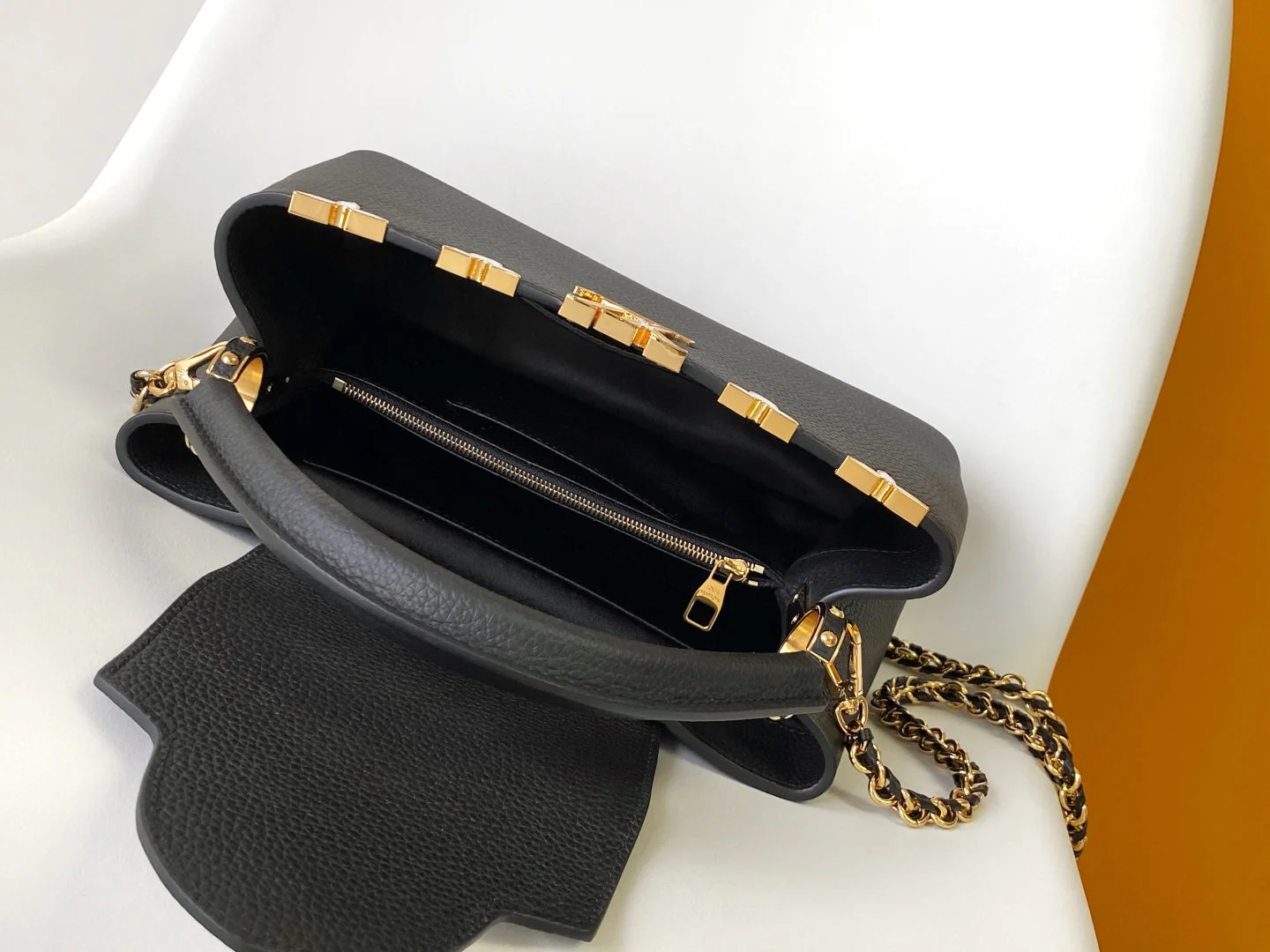 LV Capucines Bag Black Taurillon Cowhide Leather 252598 - Image 9