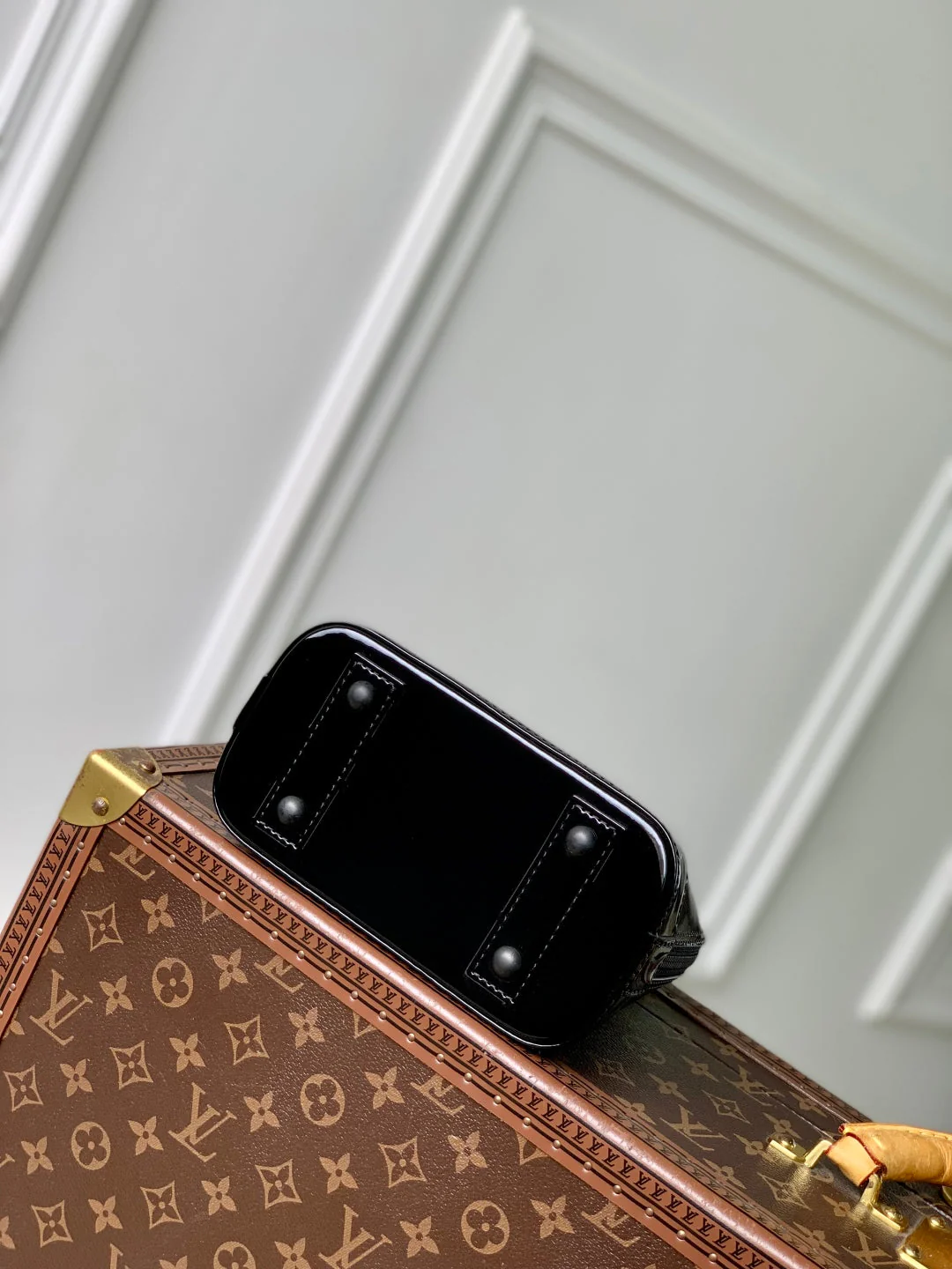 LV Alma Monogram Bag 19.5cm Black Epi Leather 337573 - Image 6