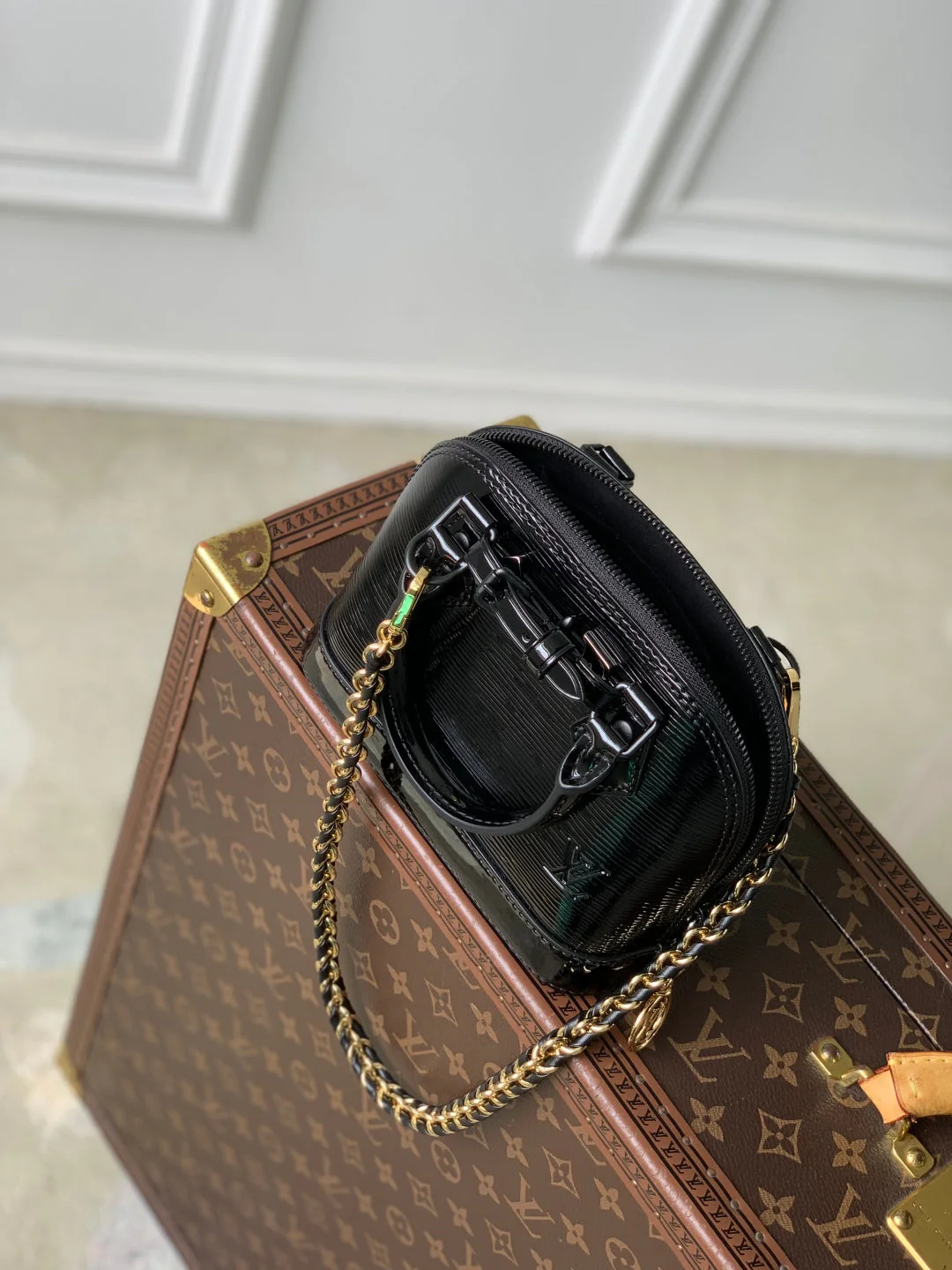 LV Alma Monogram Bag 19.5cm Black Epi Leather 337573 - Image 9