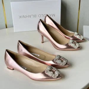 Manolo Diamond Buckle Pumps Pink Gold Mirror Cowhide 451181