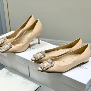 Manolo Snowflake Buckle Pumps Beige Cowhide 204509