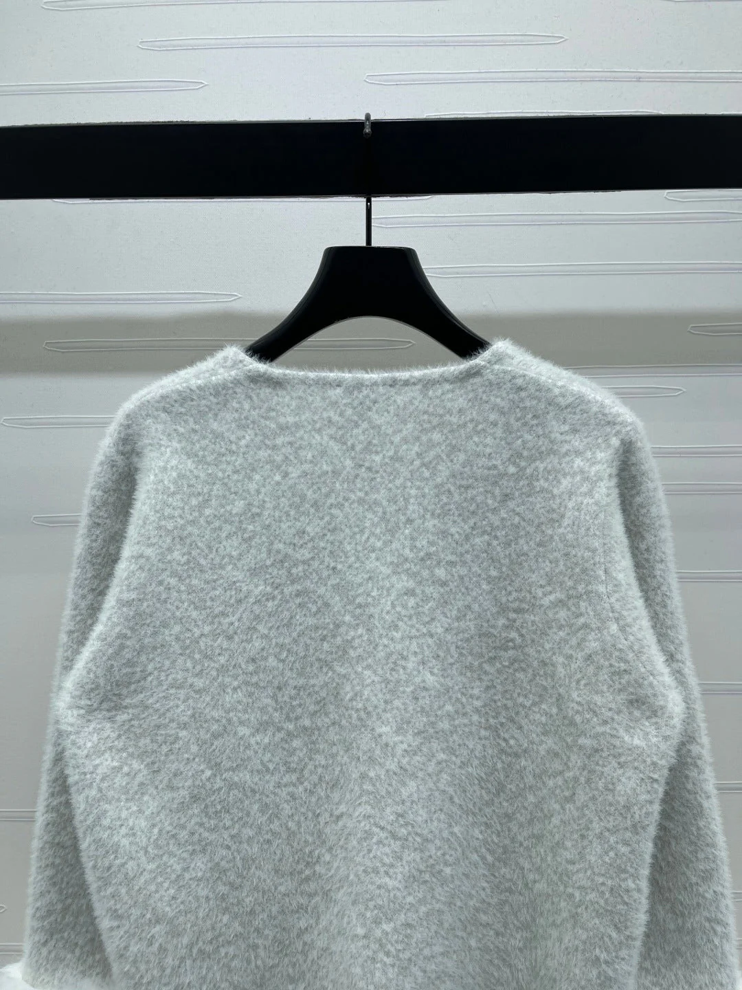 Chanel 2025 Fur-sleeved Crew Neck Cardigan Light Gray Polyester Wool 319594 - Image 8