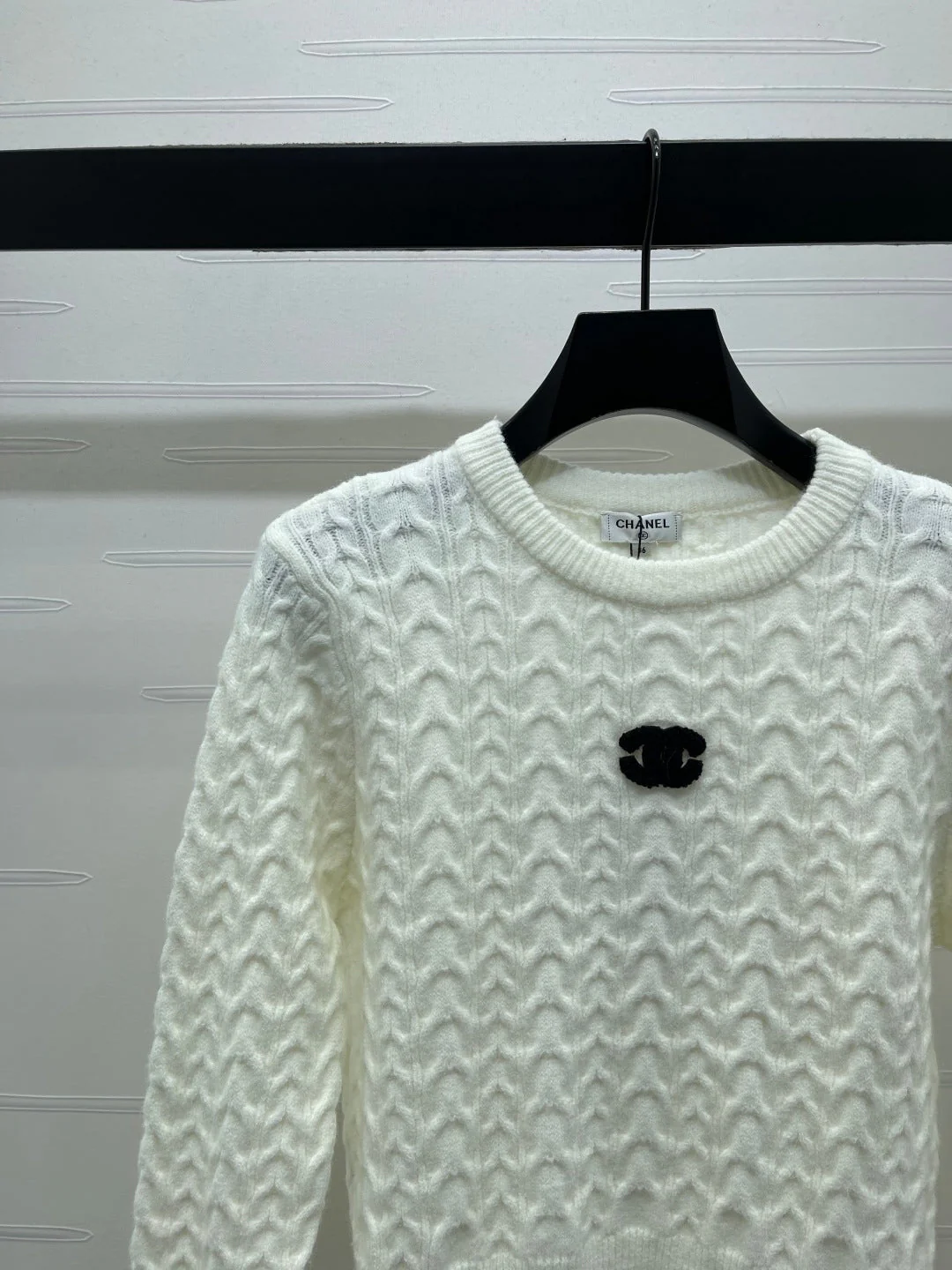 Chanel 2025 Long-sleeved Sweater White Wool Acrylic Nylon 319586 - Image 4
