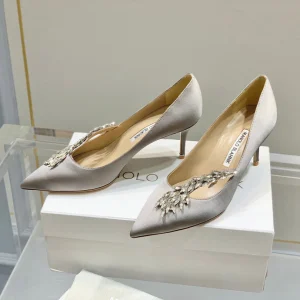 Manolo Wheat Ear Rhinestone High Heels Pumps Grey Silk Fabric 327447