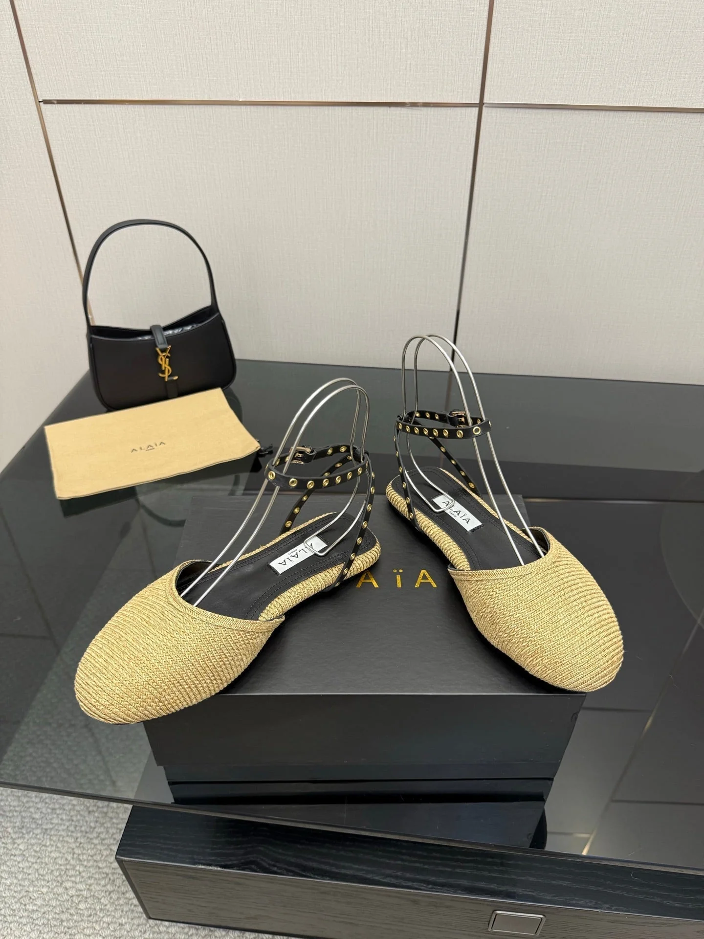 ALAIA flat slippers golden beige sheepskin 389629 - Image 4