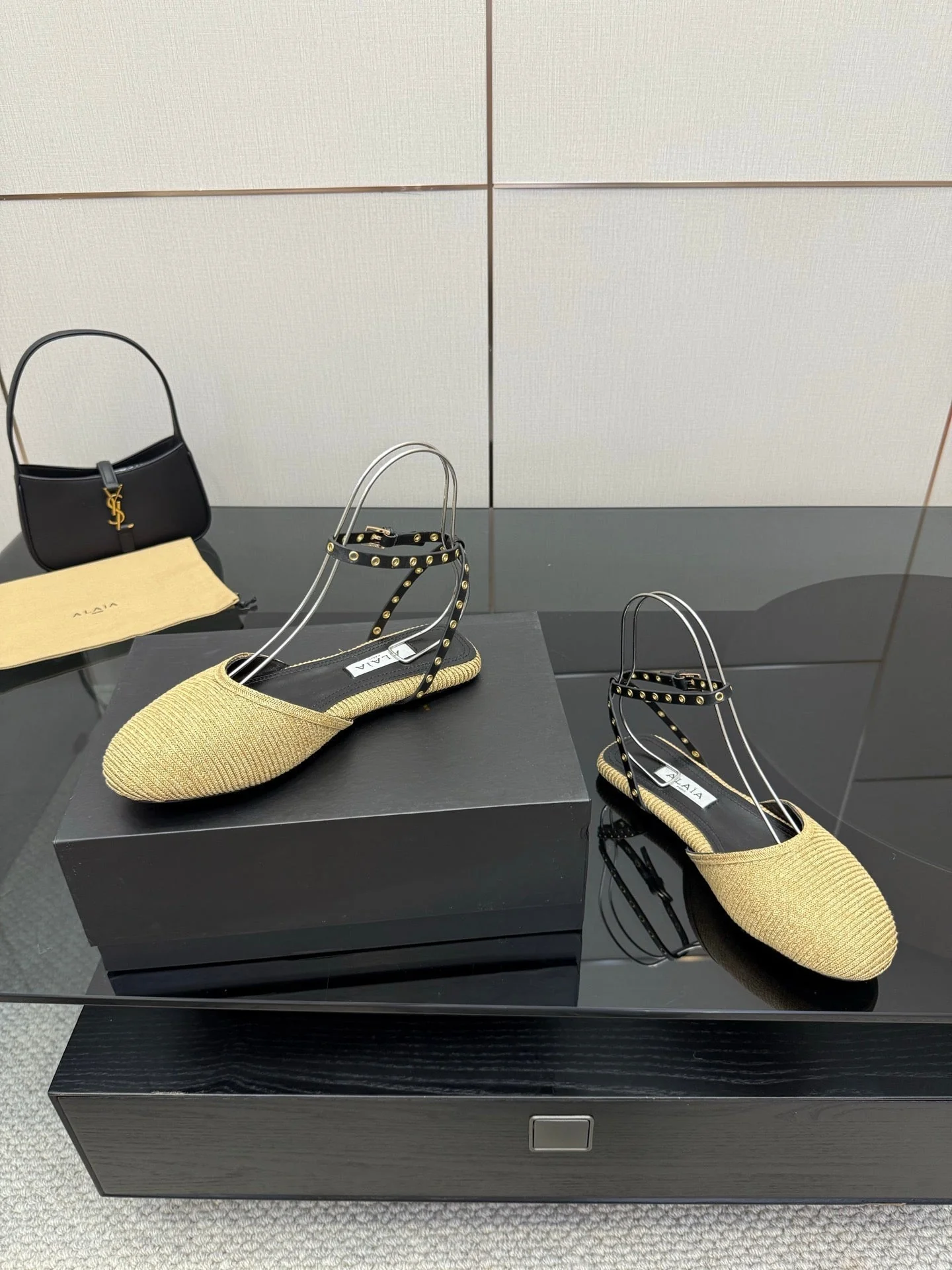 ALAIA flat slippers golden beige sheepskin 389629 - Image 3