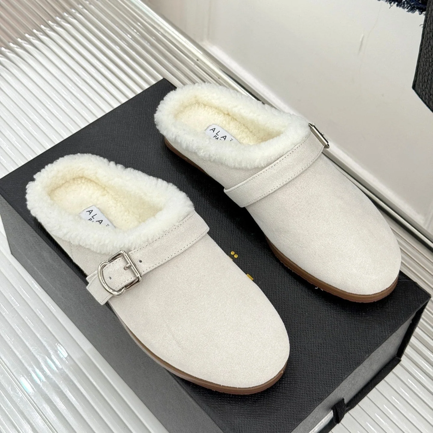 Alaia 25WF slippers belt buckle white suede wool 472228