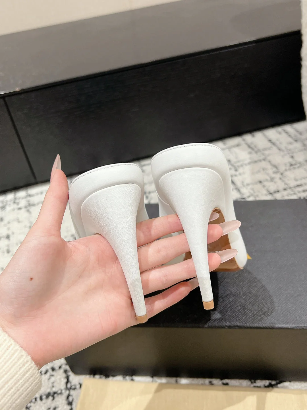 Alaia 25 Spike High Heel Mules White Lampskin 293182 - Image 4