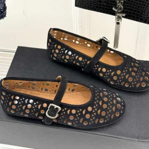 Alaia Women's Ballet Flat Black Suede 293217