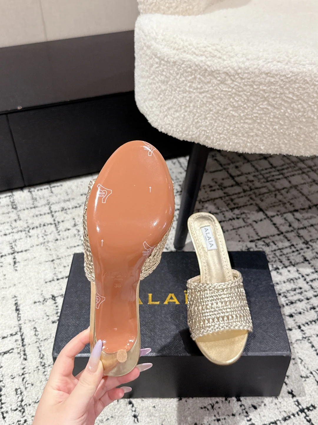 ALAIA  Muller high-heeled metallic gold woven leather - Image 2