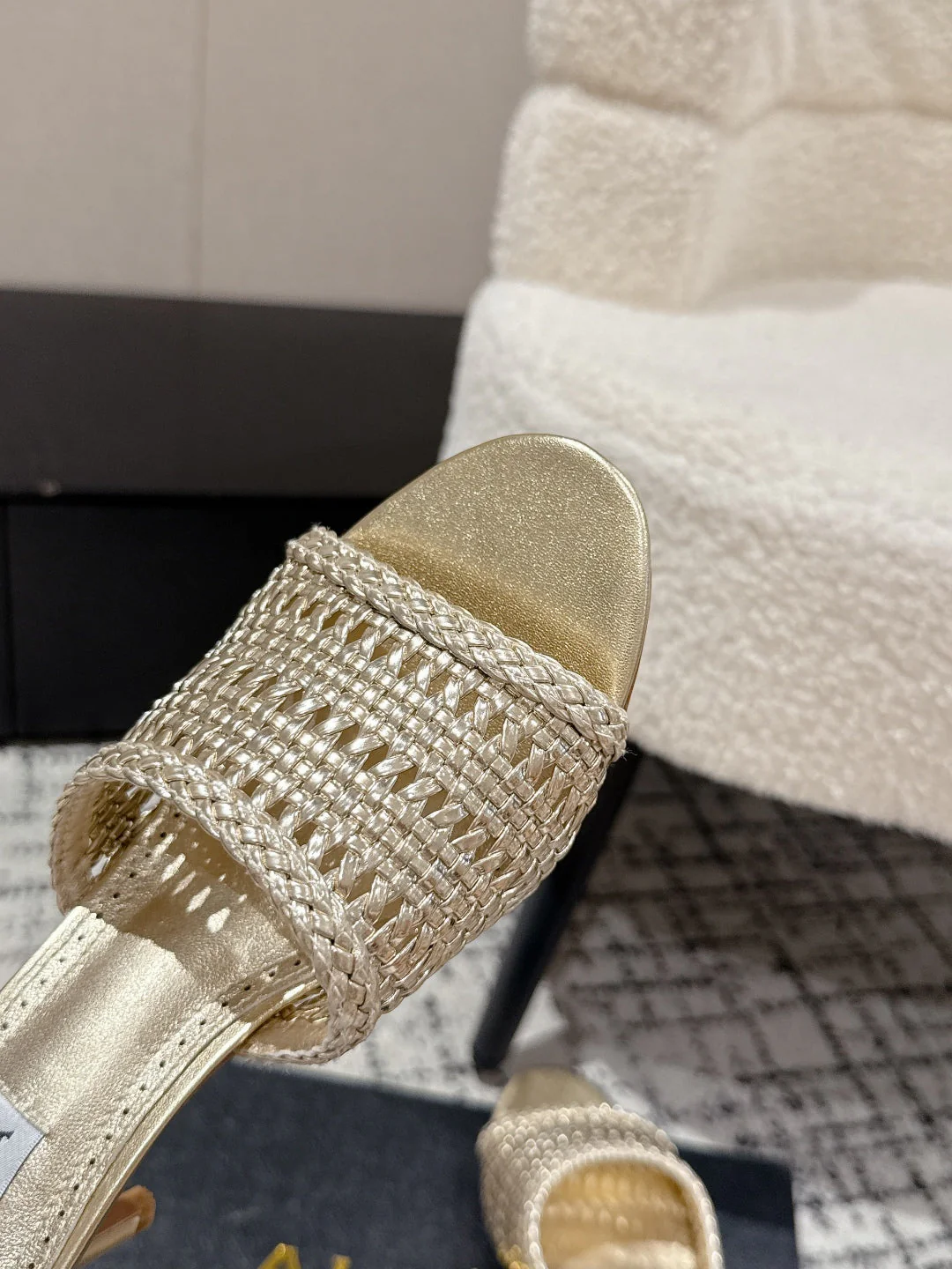 ALAIA  Muller high-heeled metallic gold woven leather - Image 4