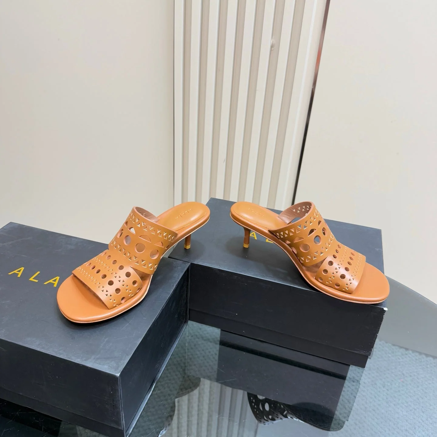 Alaia Vienne Cutout Kitten-Heel Slide Sandals Brown Sheepskin 299662 - Image 2