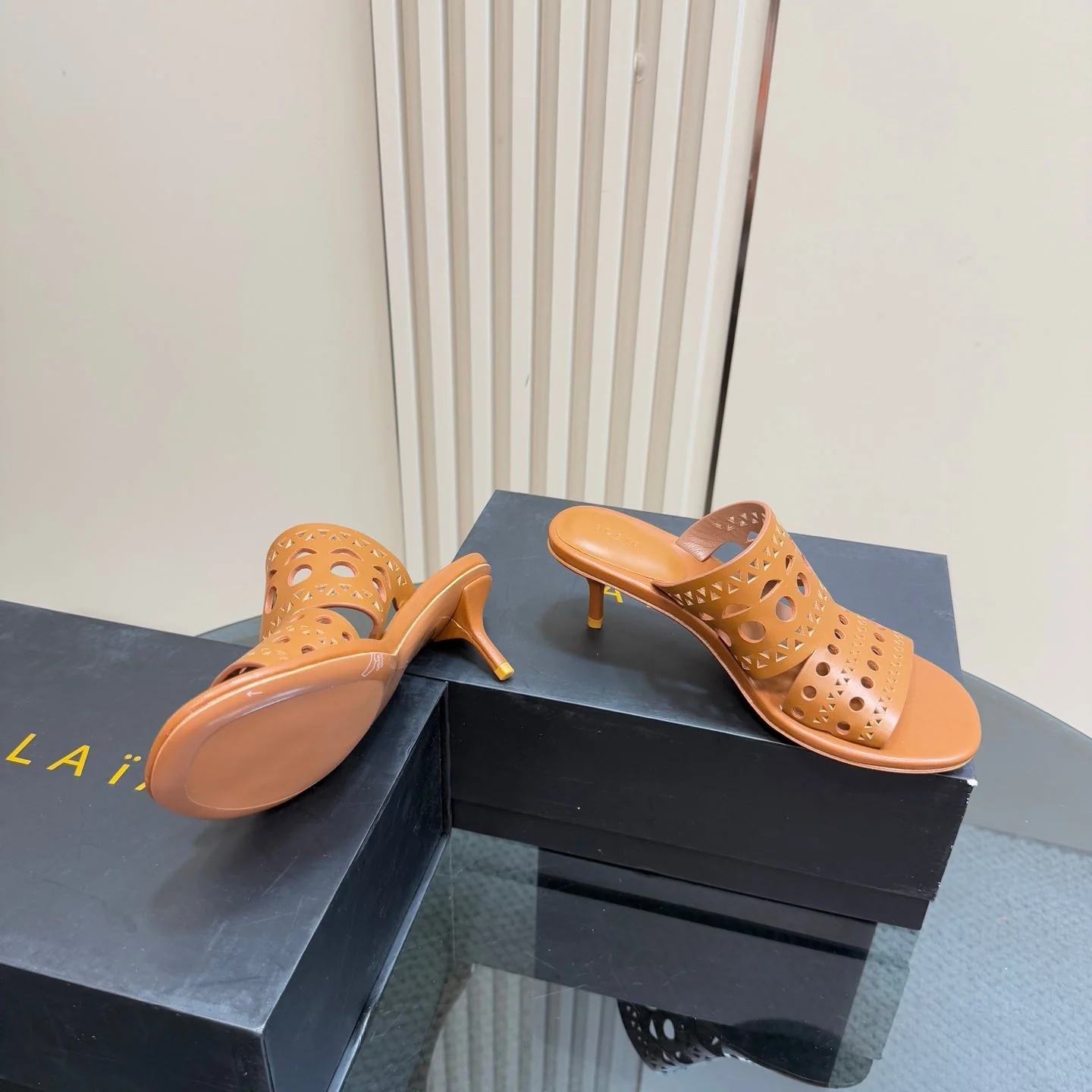 Alaia Vienne Cutout Kitten-Heel Slide Sandals Brown Sheepskin 299662 - Image 7