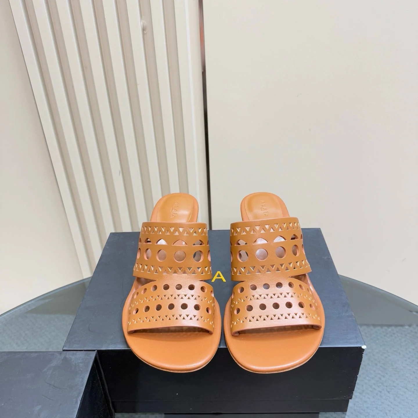 Alaia Vienne Cutout Kitten-Heel Slide Sandals Brown Sheepskin 299662 - Image 8