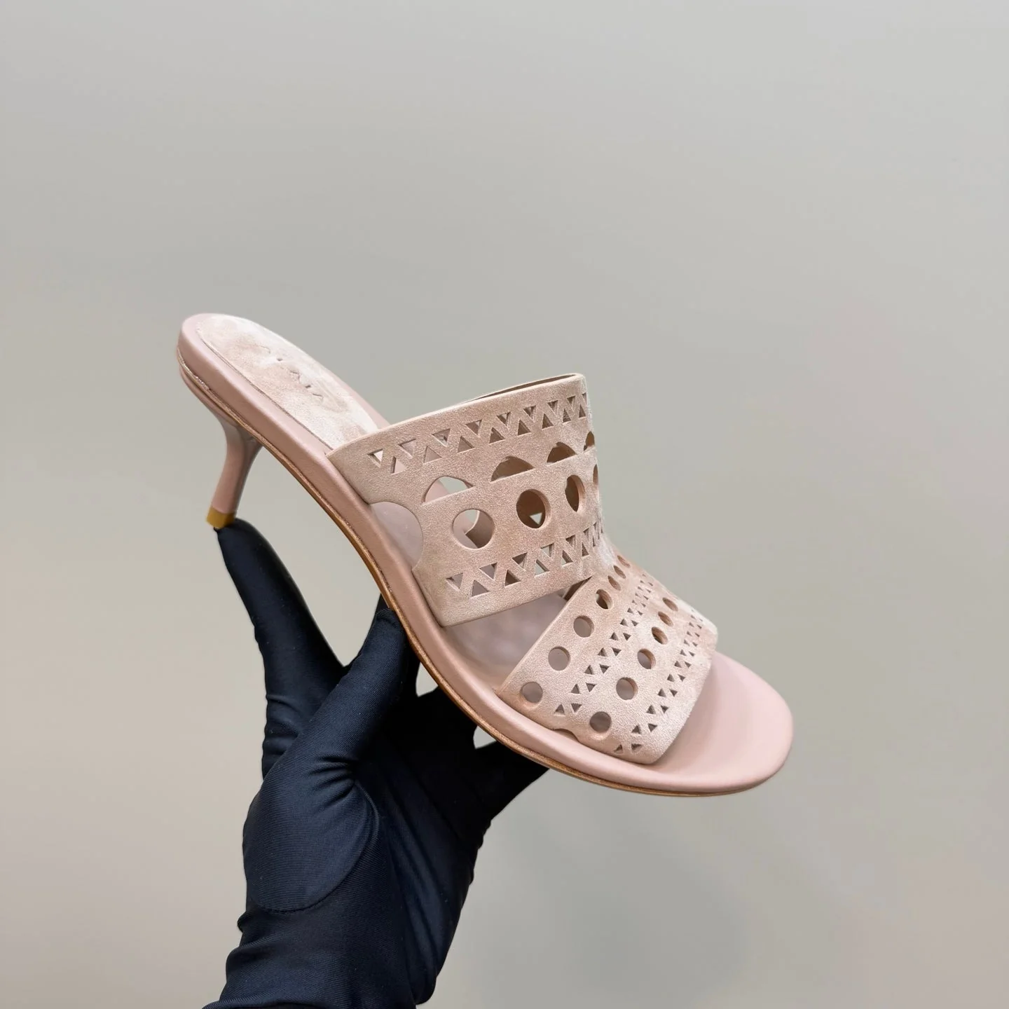 Alaia Vienne Cutout Kitten-Heel Slide Sandals Pink Sheepskin 299665 - Image 6