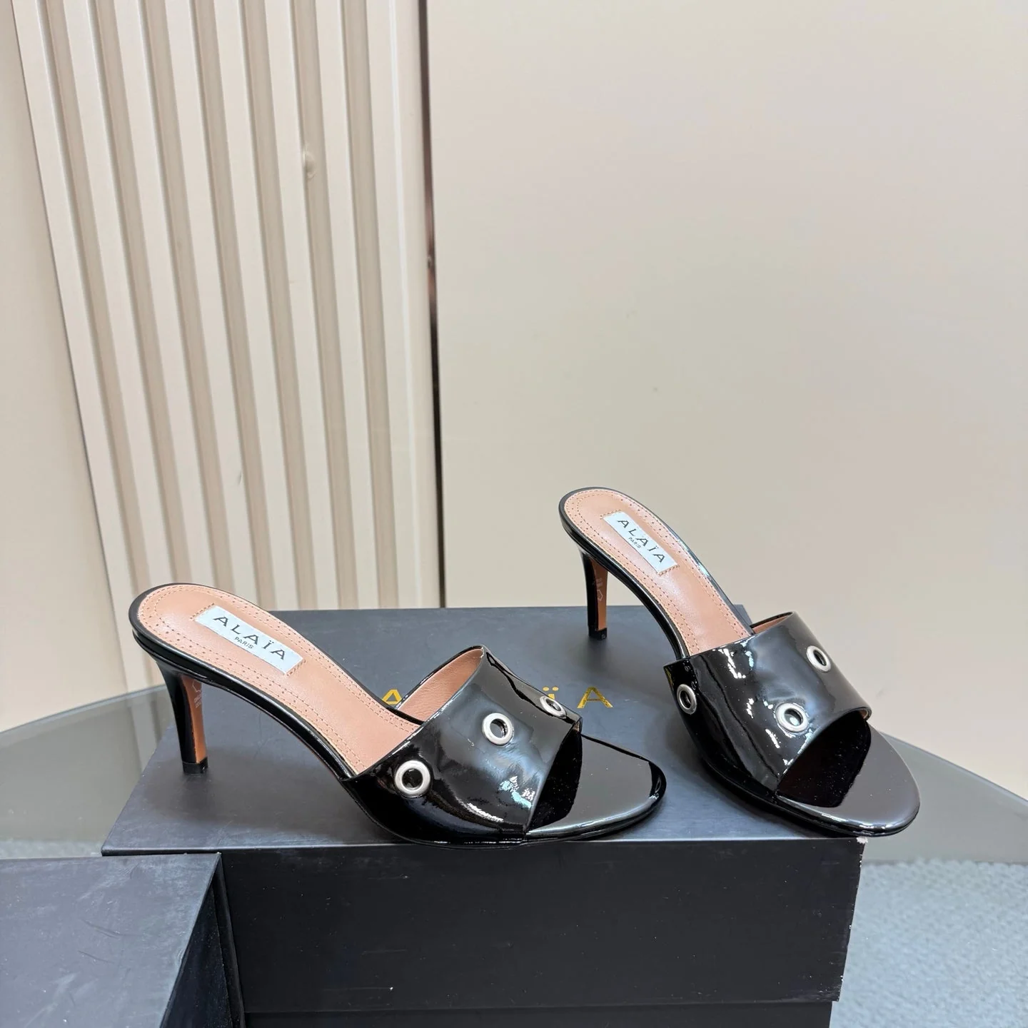 Alaia 2025 Oeillets Embellished Leather Sandals Glossy Black Lambskin 299668 - Image 4