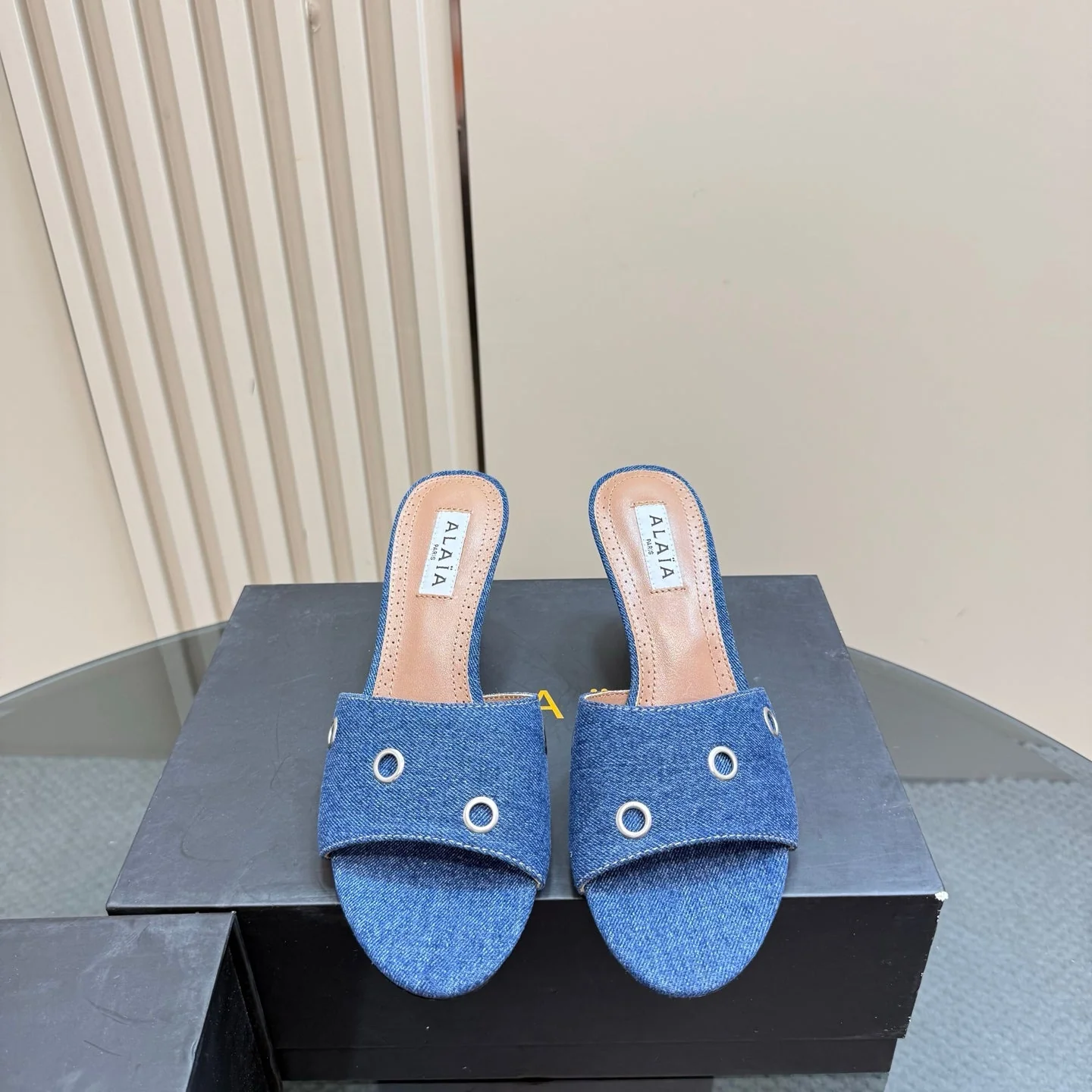 Alaia 2025 Oeillets Embellished Leather Sandals Denim Lambskin 299670 - Image 3