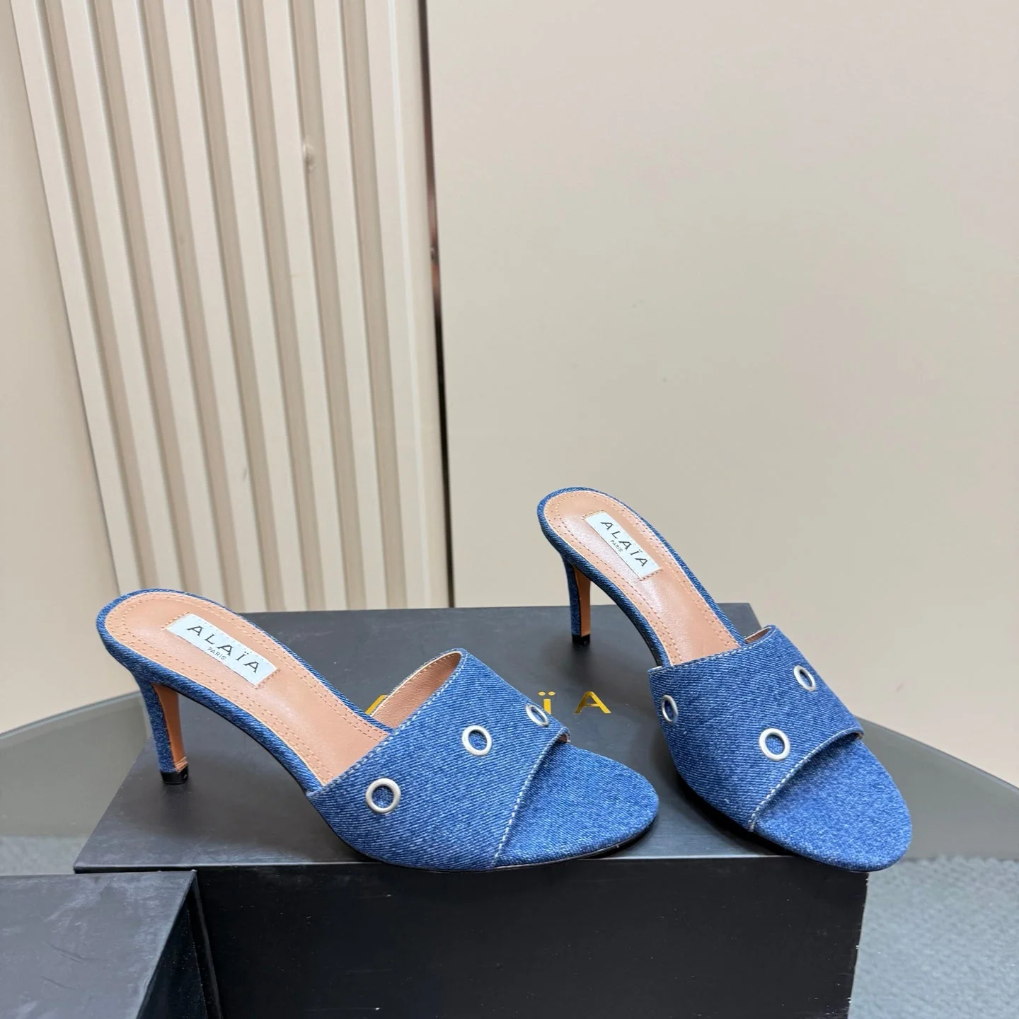 Alaia 2025 Oeillets Embellished Leather Sandals Denim Lambskin 299670 - Image 8