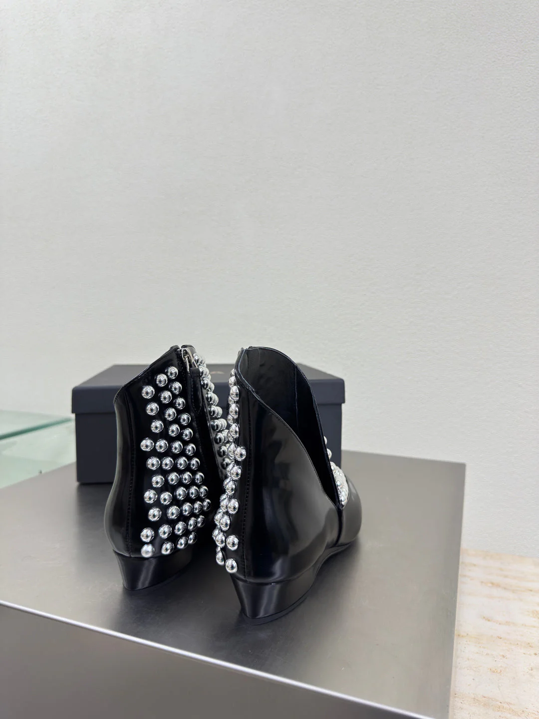 ALAIA Rivet ankle boots black cowhide leather 471093 - Image 7