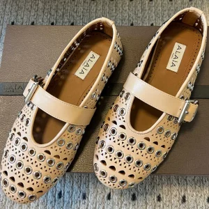 Alaia 25 Vienne With Eyelets Ballet Flats Nude Lambskin 303718