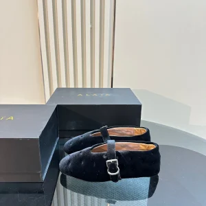 ALAIA BALLET FLATS IN BLACK VELVET
