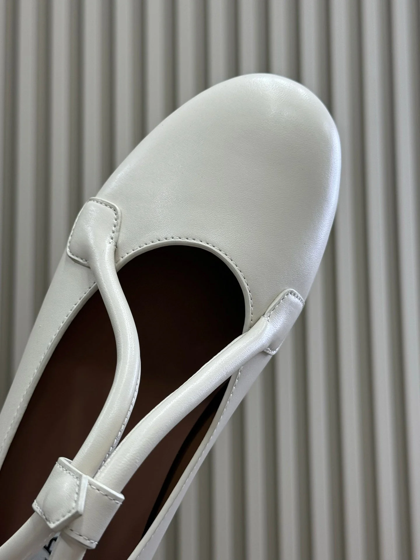 ALAIA  Le Teckel  Ballet Flats White Sheepskin 468730 - Image 2