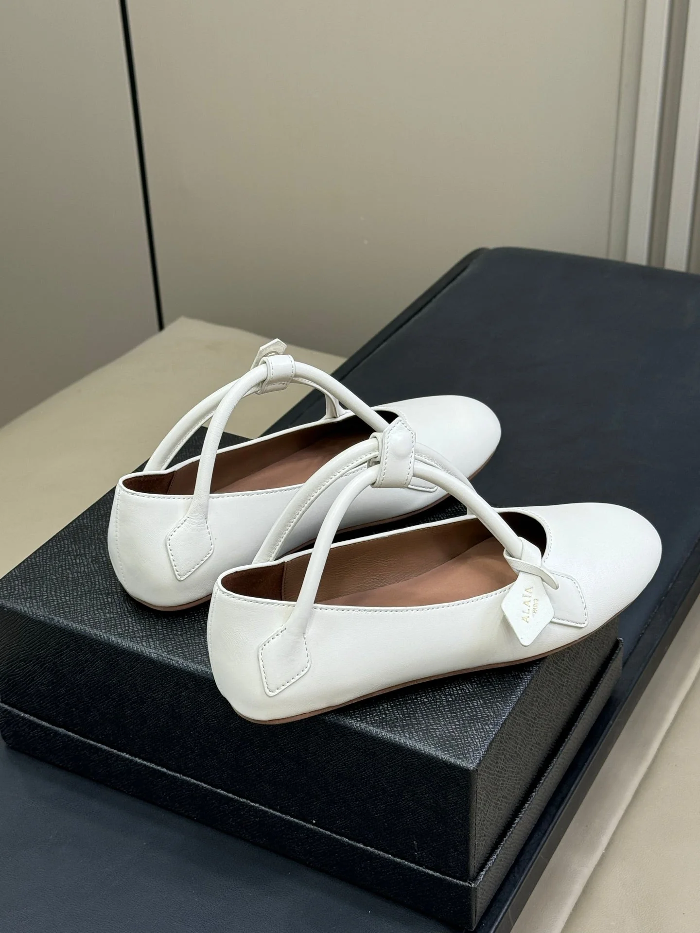 ALAIA  Le Teckel  Ballet Flats White Sheepskin 468730 - Image 5