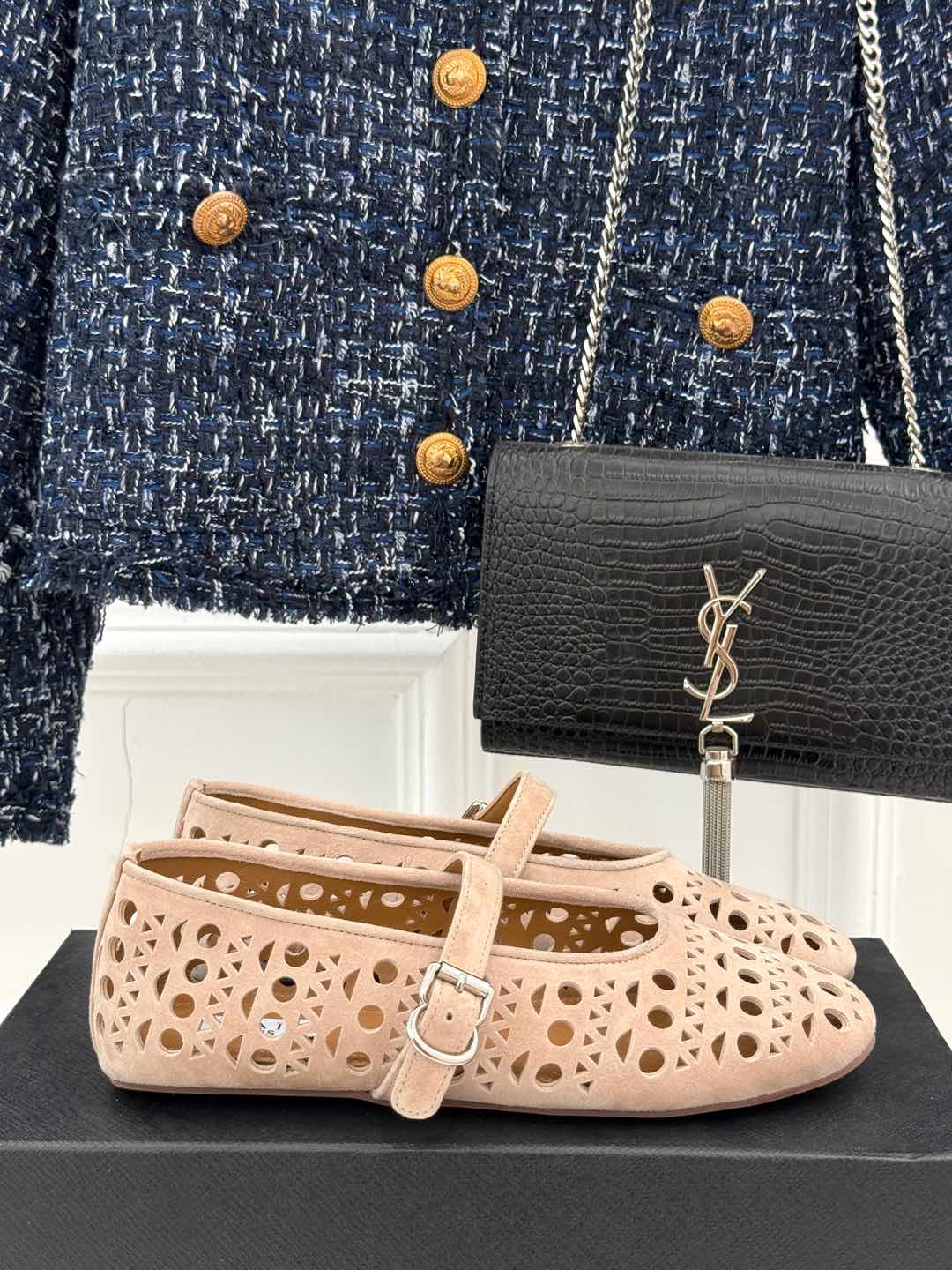 Alaia Women's Ballet Flat Nude Suede 293219 - Image 3