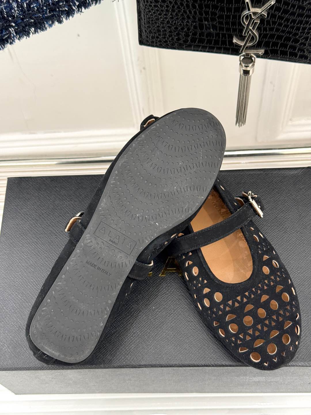 Alaia Women's Ballet Flat Black Suede 293217 - Image 8