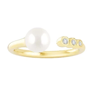 0.04ct Lab Grown Diamond Freshwater Pearl Ring in 9K Yellow Gold