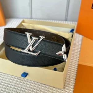 PRETTY LV 30MM REVERSIBLE BELT IN BLACK CALFSKIN SILVER HARDWARE