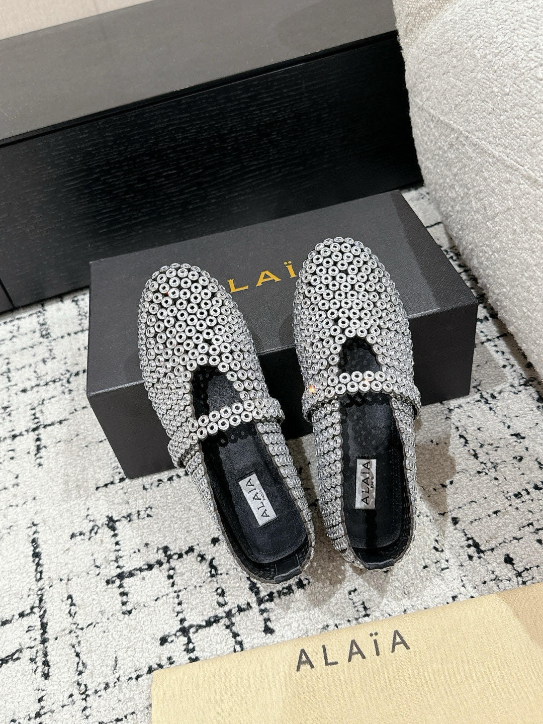 Alaia 25 Embellished Mary Jane Flats White Suede  293179 - Image 6