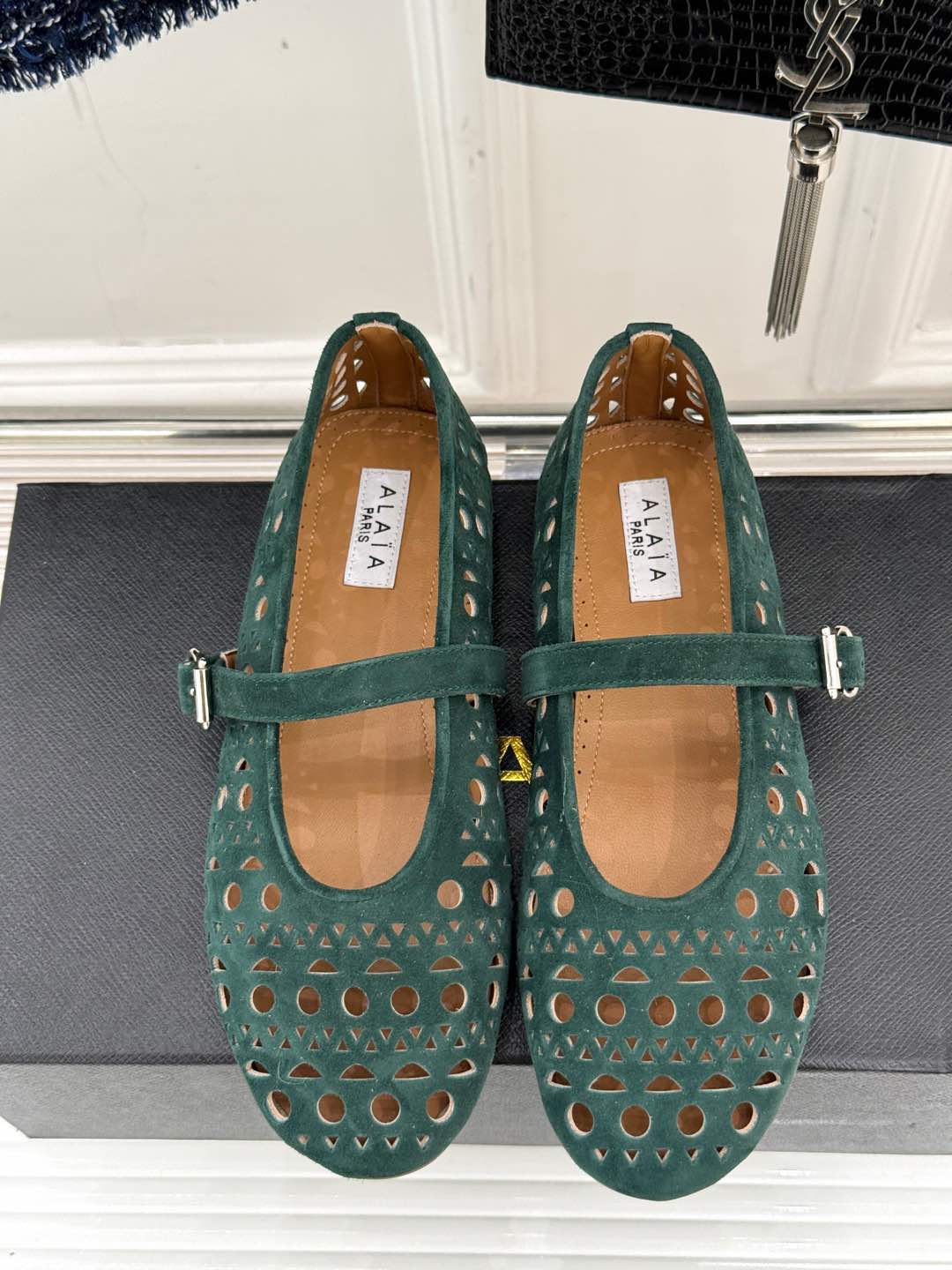 Alaia Women's Ballet Flat Emerald Green Suede 293226 - Image 2