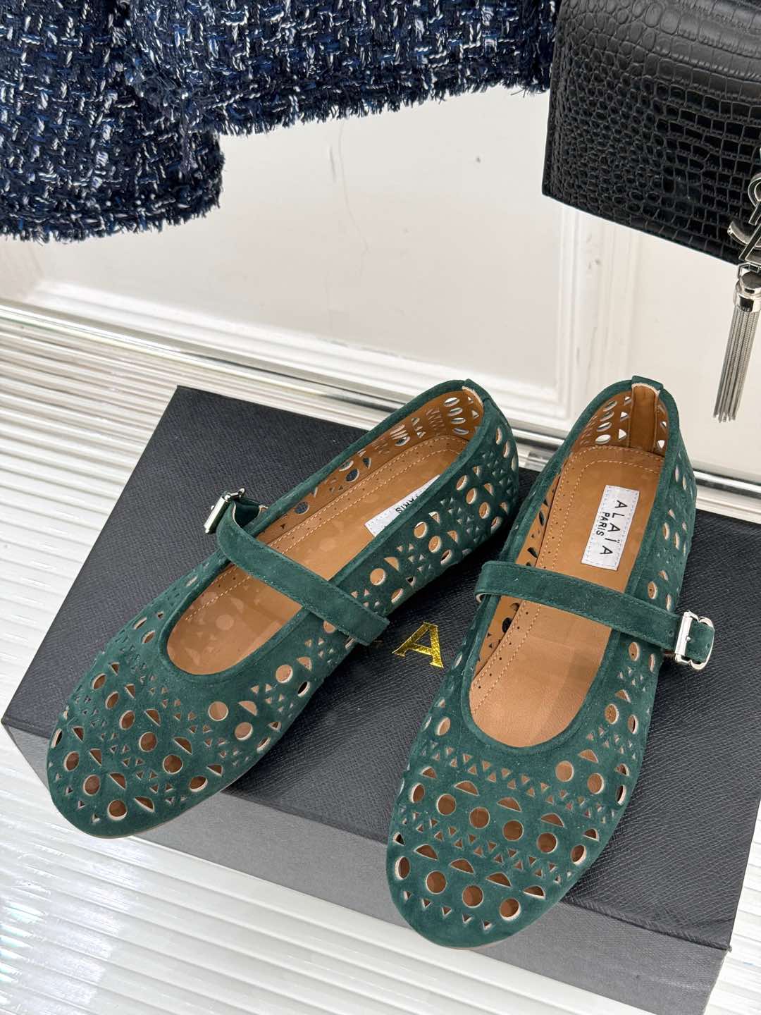 Alaia Women's Ballet Flat Emerald Green Suede 293226 - Image 6