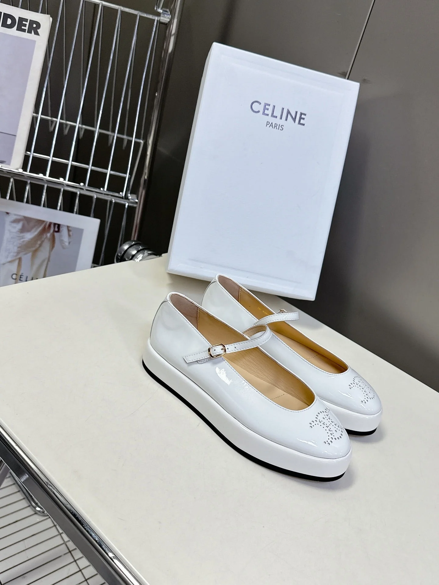 CELINE Ballet Flats White Patent Leather 285930 - Image 2