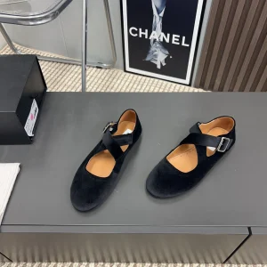 Alaila Criss Cross Ballet Flats In Black Velvet 996039