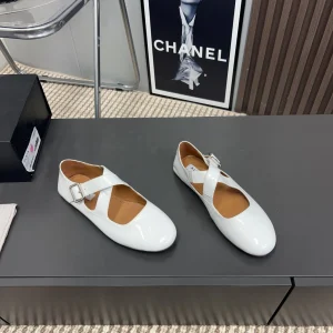 Alaila Criss Cross Ballet Flats In White Glossy Calfskin 996029