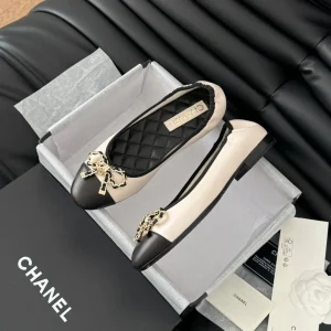 CC Ballet Flats In White Lambskin 143532